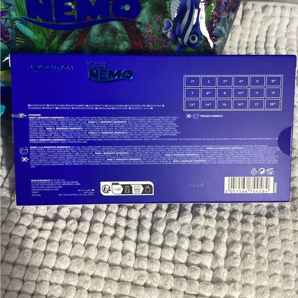 I Heart Revolution Disney Pixar Nemo Cosmetic Bag, Brush Set + 3pc Palettes NEW - Picture 4 of 14